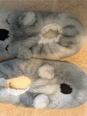 Women’s plush koala slippers